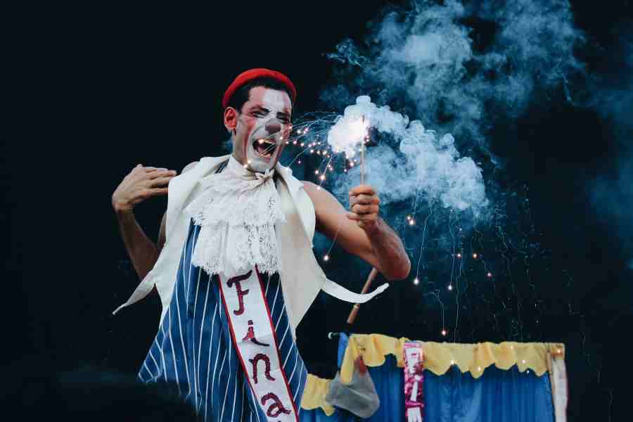 Lume Teatro abriga temporada gratuita do espetáculo de clown La Scarpetta