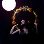 Exposição “Lua em Primavera” une arte à luta contra o câncer de mama