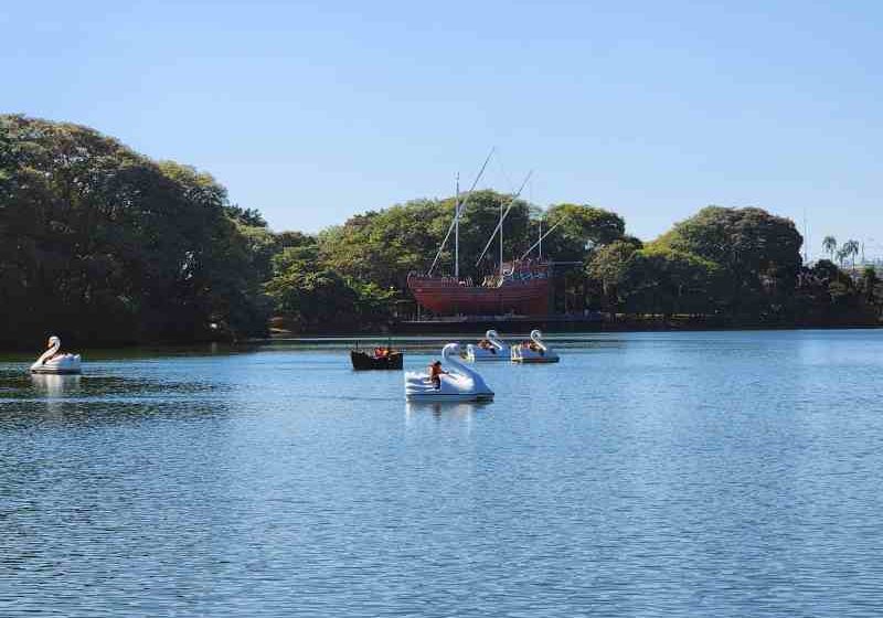 Parque Taquaral Carvela com lagoa Lazara Paes Leme