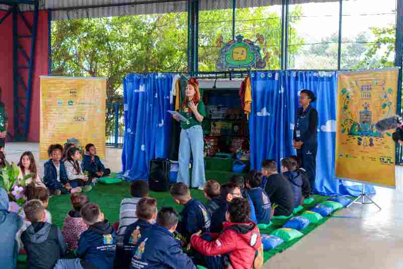 Biblioteca Itinerante estaciona em Campinas com apresentação teatral e outras atividades educativas