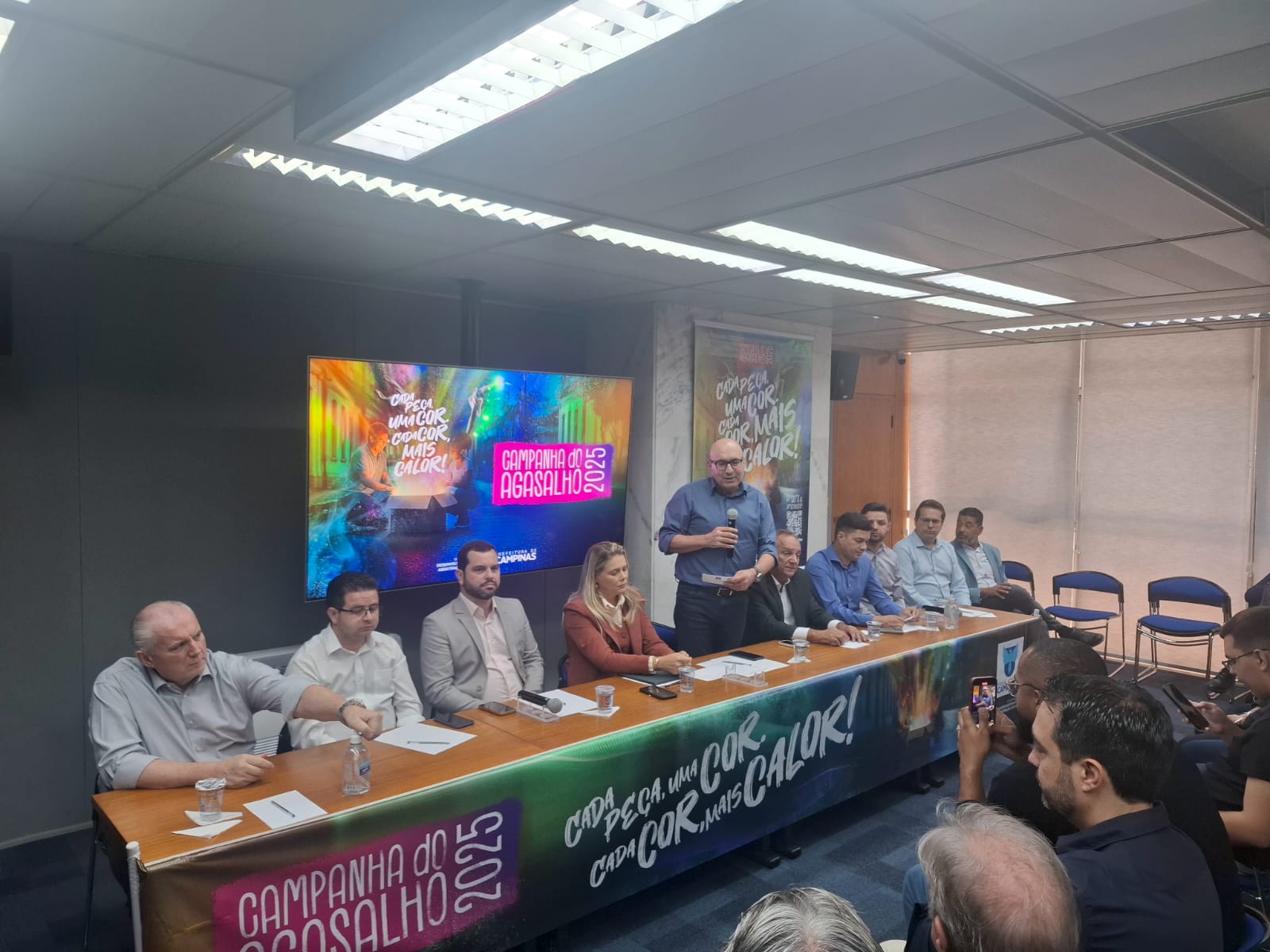 Campanha do Agasalho 2025 começa em Campinas com mais de 80 pontos de coleta