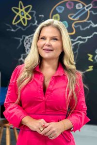 Nova lei inspira ação pioneira do Colégio RDS Swiss contra o bullying 1 Seviana Navarro e diretora geral do RDS Swiss Divulgacao