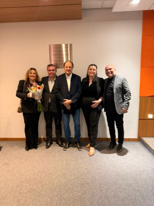 UniMetrocamp Wyden recebe a ex-atleta Laís Souza e homenageia seu fundador em Campinas