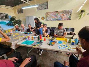 Claudio Manoel da Silva com os amigos Divulgacao
