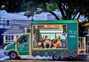 Caminhao de Natal Unimed Divulgacao