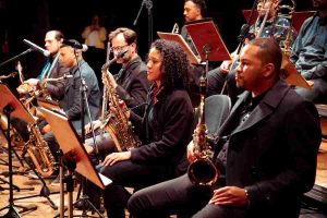 Anelo ocupa palco do Centro de Convivência neste domingo, 14 de dezembro 1 Musicos da Orquestra Anelo FOTO Edis Cruz