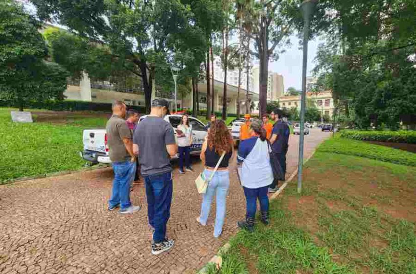 Equipe reunida no ponto de encontro Divulgacao