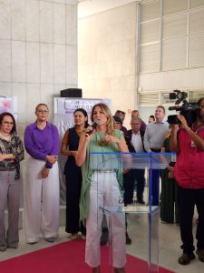 Abertura Por eu ser mulher Capa Foto Lazara Paes Leme