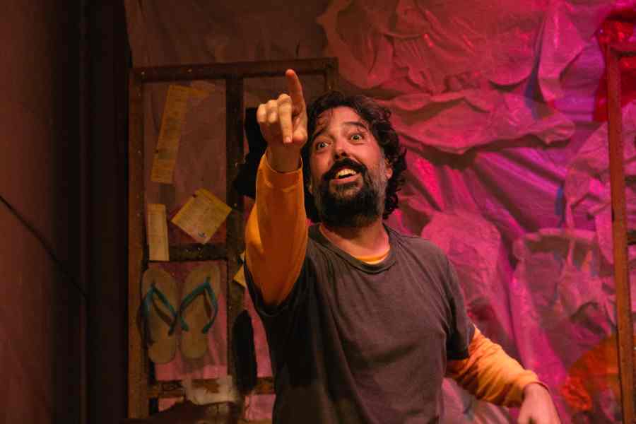 Bruno Mariani volta ao palco em Campinas com ‘Colchão de Ver Estrelas’