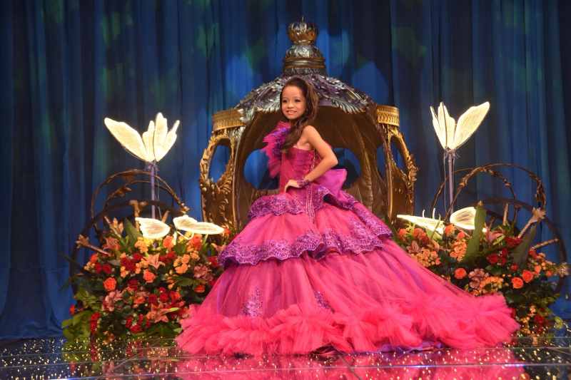 Lara Vitoria Capa Fotografa Mara Repetski