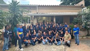 Voluntarios no Lar Sao Vicente de Paula Divulgacao AkzoNobel
