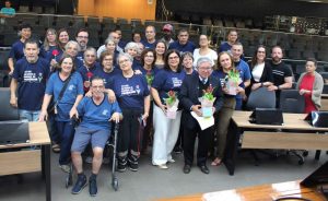 ACP pede ações inclusivas para portadores de Parkinson 1 ACP Participantes da homenagem RonconGracaCom