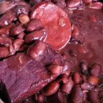 Feijoada ganha protagonismo na culinária brasileira do Le Porquet, em Campinas