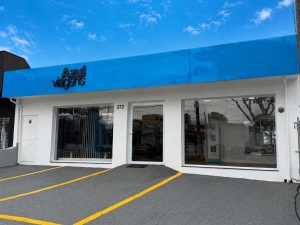Grupo AD World inaugura Azul Viagens no Castelo, em Campinas 1 Fachada da Azul Viagens Divulgacao