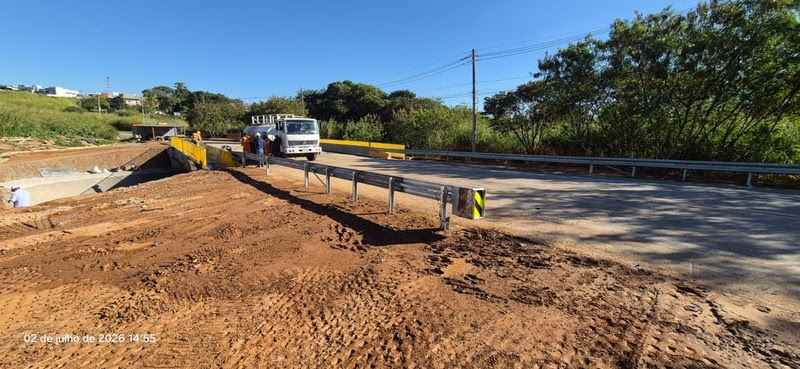 Ponte sobre a Lix da Cunha Divulgacao