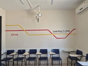 CNA Guanabara e Instituto ARNEA celebram 17 anos de parceria que transforma vidas por meio da educação 1 Sala de aula Divulgacao CNA Guanabara