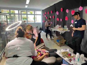 COC tem programação aberta à população no Outubro Rosa sobre câncer de mama 1 Ana Savoy atendera gratuitamente 100 mulheres durante a campanha Divulgacao
