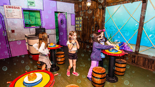 Sala Bob Esponja e opcao para as familias passarem o feriado juntas Divulgacao