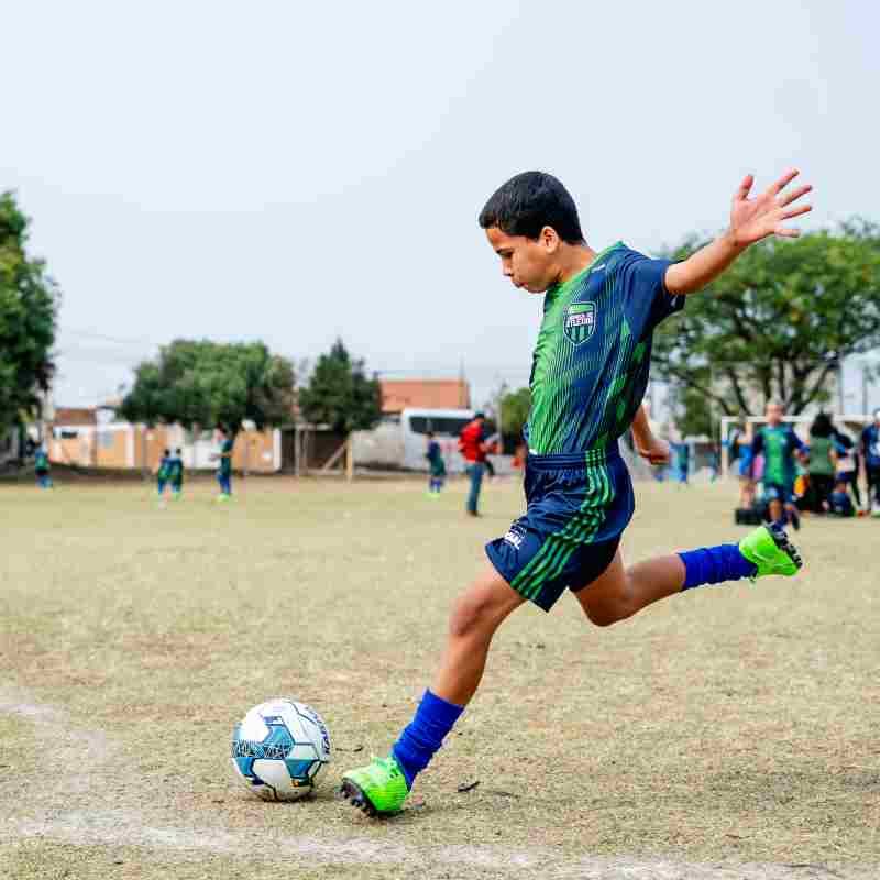 Paulínia abre inscrição para vagas de professor e monitor de futebol
