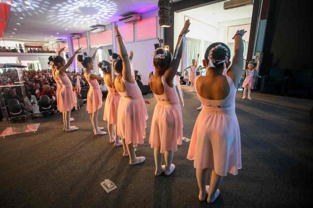 Dia Mundial do Ballet: Projeto Cisne Negro em Campinas promove transformação de crianças e jovens