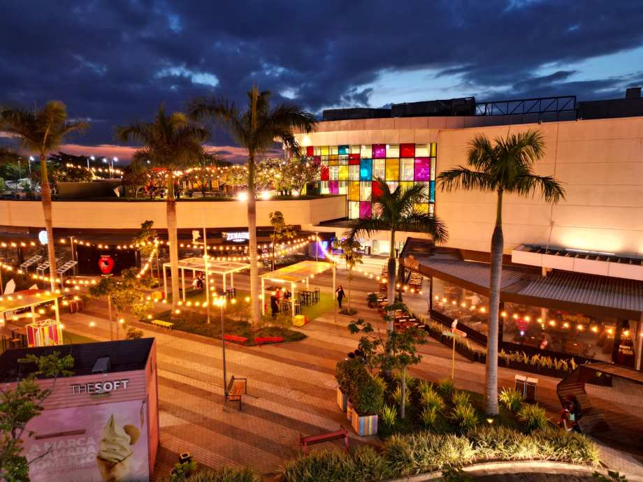 Shopping Parque das Bandeiras sedia desfile em celebração à vida e à superação de pacientes com câncer